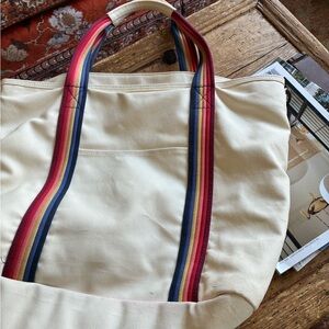 Marine Layer boat and tote style bag. Fun brightly patterned lining. EUC